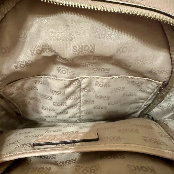 Authentic Michael Kors Leather backpack - Picture 9 of 10
